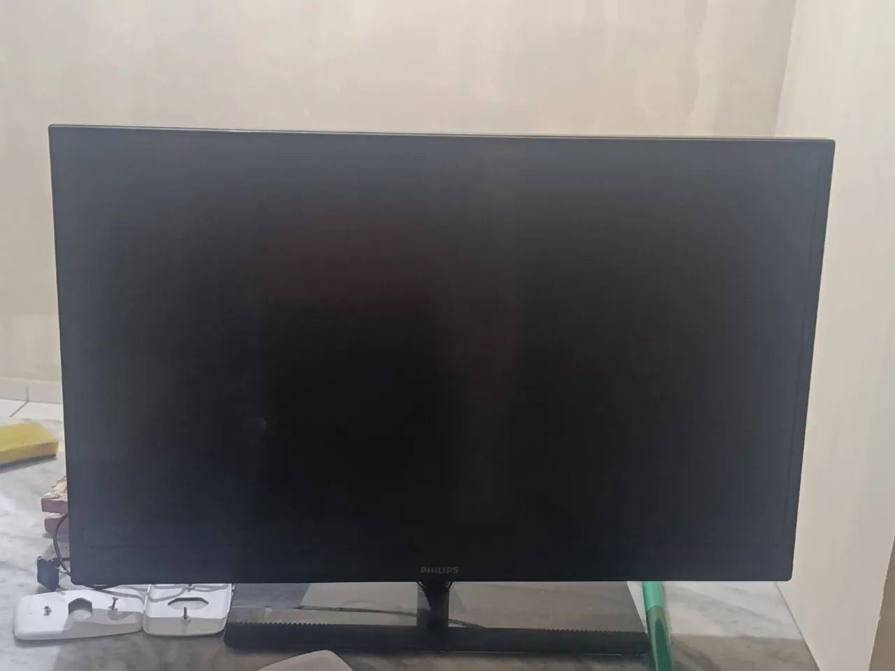 Vendo tv Philips 32" funcionando tudo 
