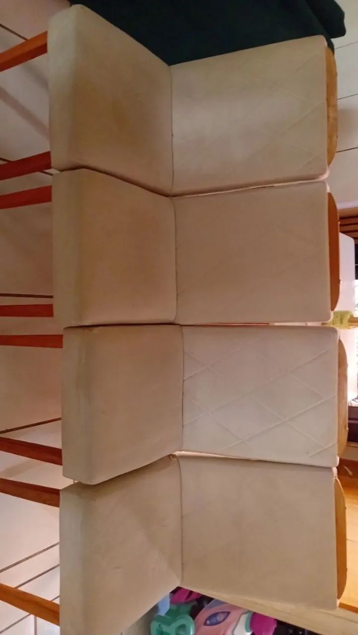 Vendo conjunto de cadeira todo estofado tecido veludo  - Foto 4