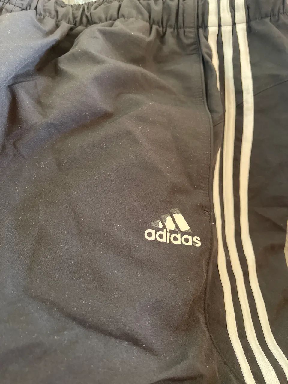 Combo 2 Shorts: 1 Adidas Chelsea 3 Stripe GG e 1 Short Nike Dri
