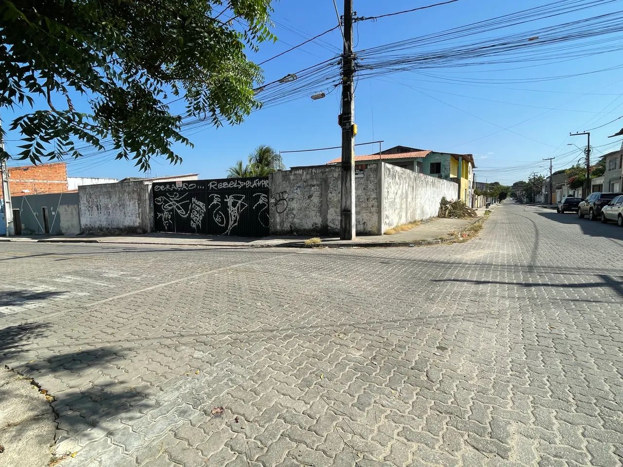 TERRENO 400m - 100% MURADO, PORTÃO AMPLO - Foto 3