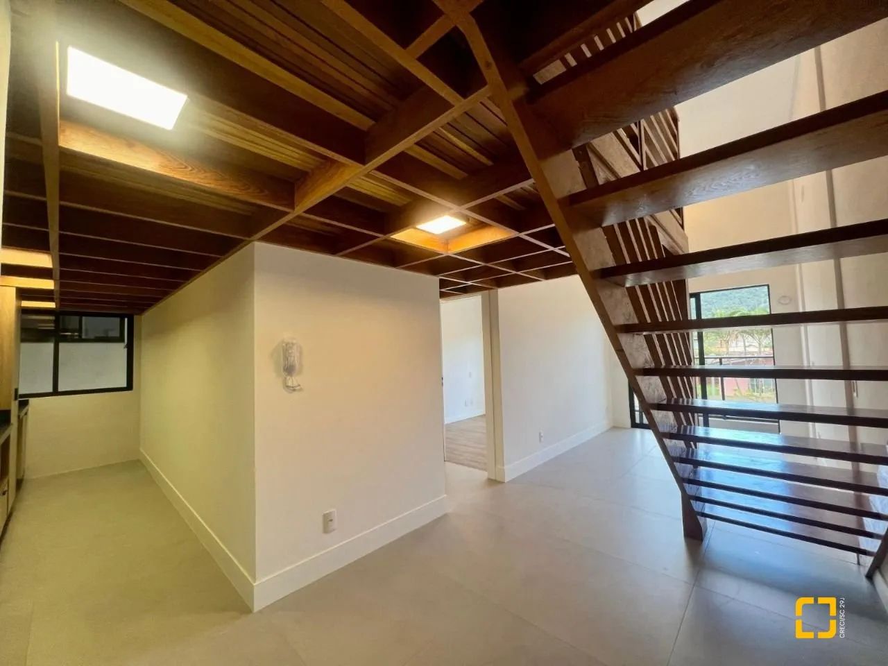 Apartamento estilo Loft - 2 dormitórios com garagem - Foto 3