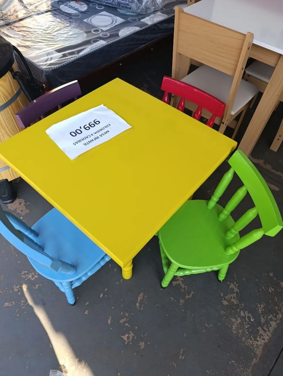 Mesa infantil COLORIDA com 4 cadeiras  - Foto 5
