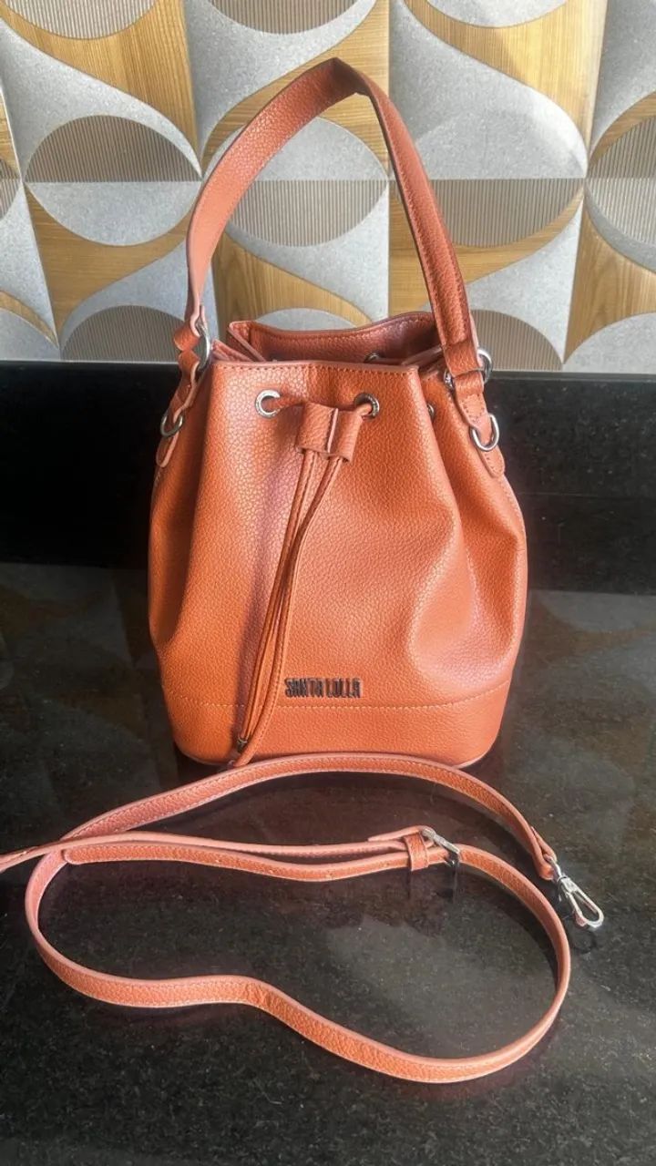 Bolsa Bucket Média SANTA LOLLA - Cor: Salmão