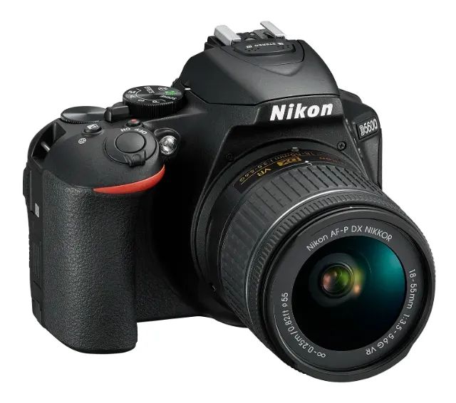 Nikon DSLR D5600 AF NIKKOR 18-140mm NOVA quase sem uso - Câmeras e
