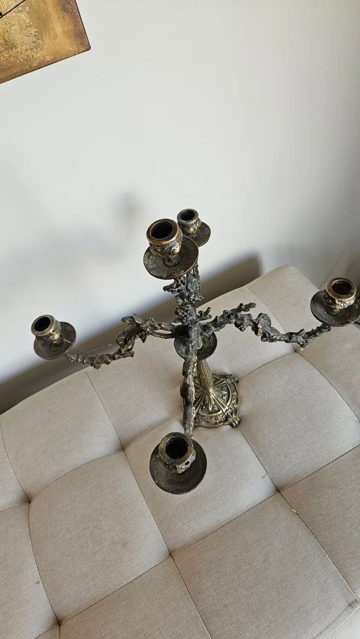 Candelabro de Bronze raro antiguidade  - Foto 2