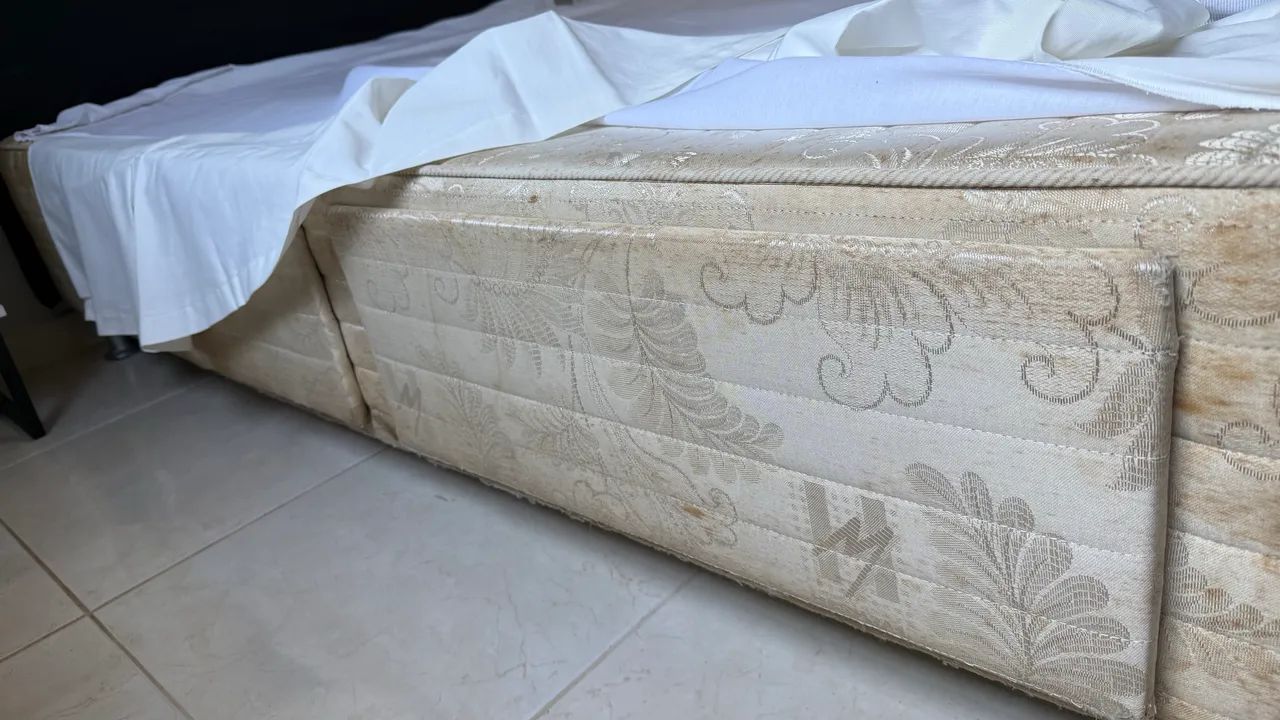 Cama e cabeceira  - Foto 4