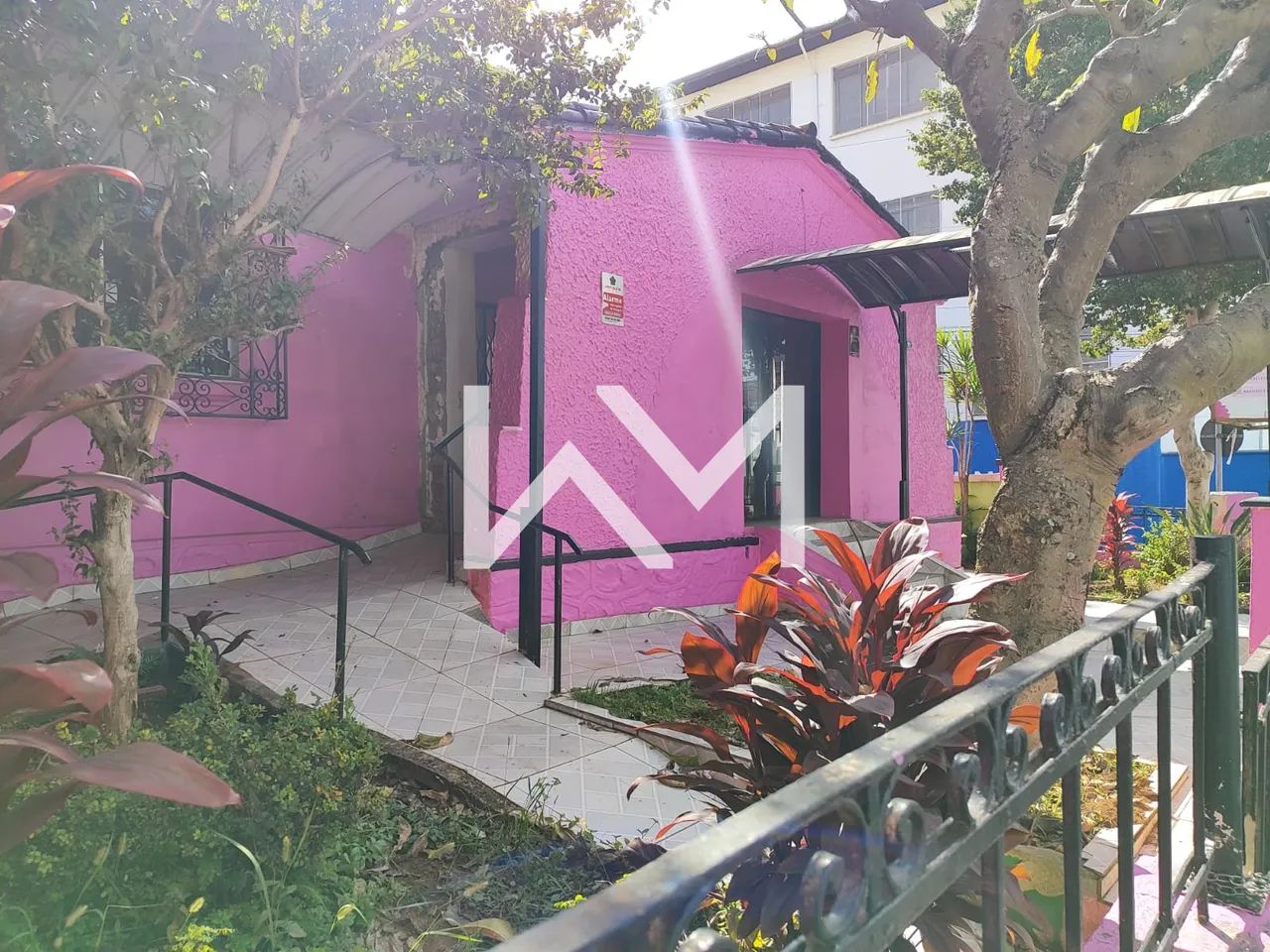 Imóvel Comercial de 400 m² com 11 Ambientes e Acesso Duplo na Rua Dr. Ângelo Vita  Centro  - Foto 3