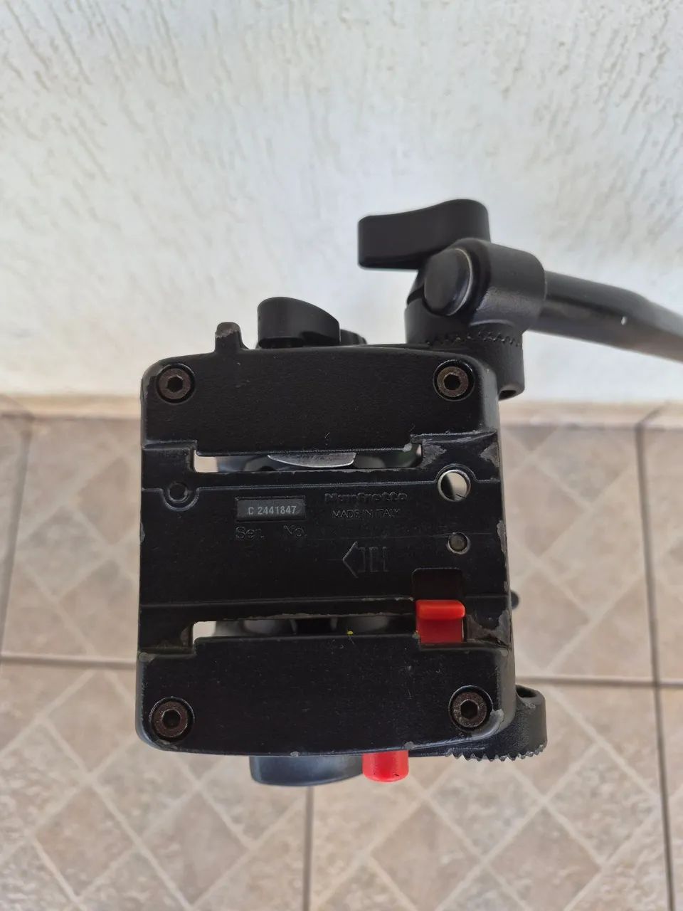 Tripé Manfrotto 501hdv cabeça hidráulica acompanha bag para transporte  - Foto 4