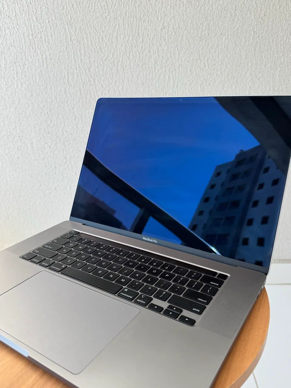 macbook pro 16 i9