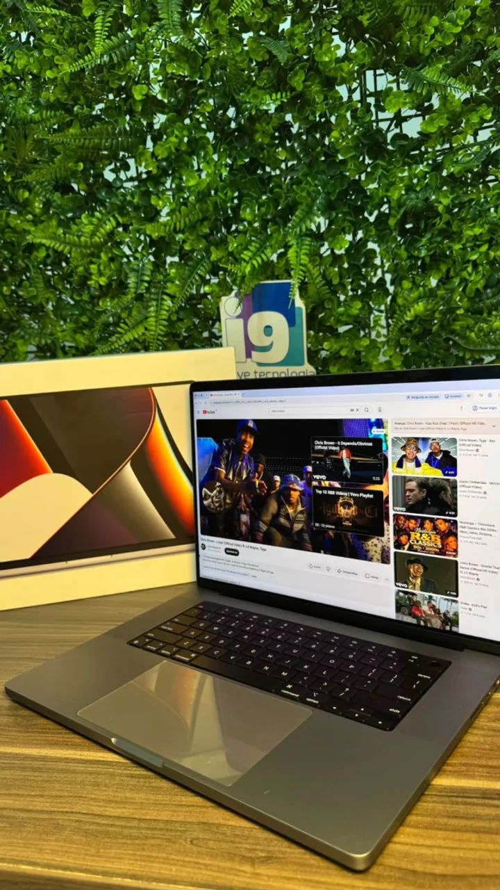 MacBook Pro 2021  A2485  Cor Silver  Apple M1 PRO  - Foto 2