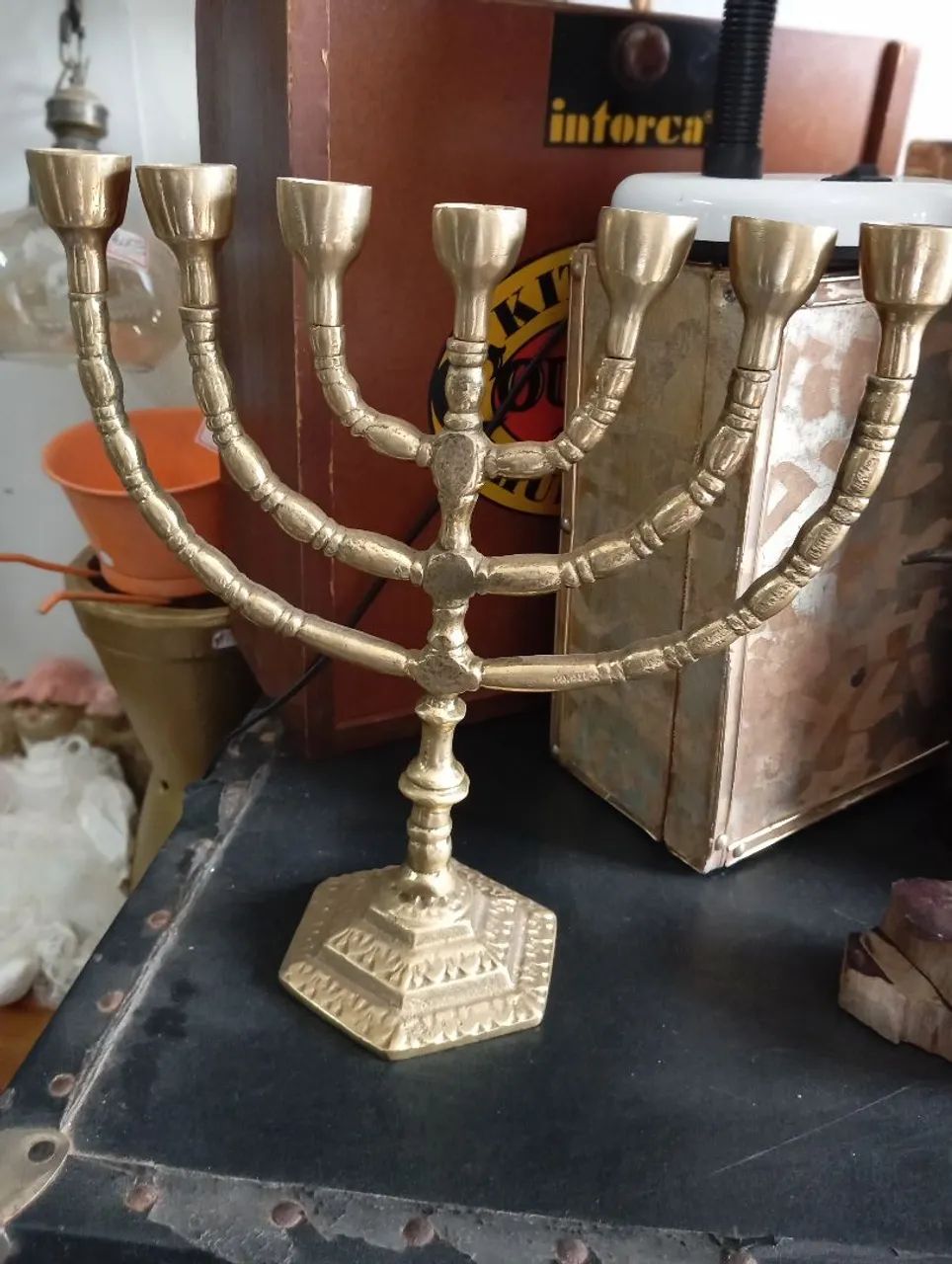 Castiçal israelita Menorah. Em bronze. - Foto 2