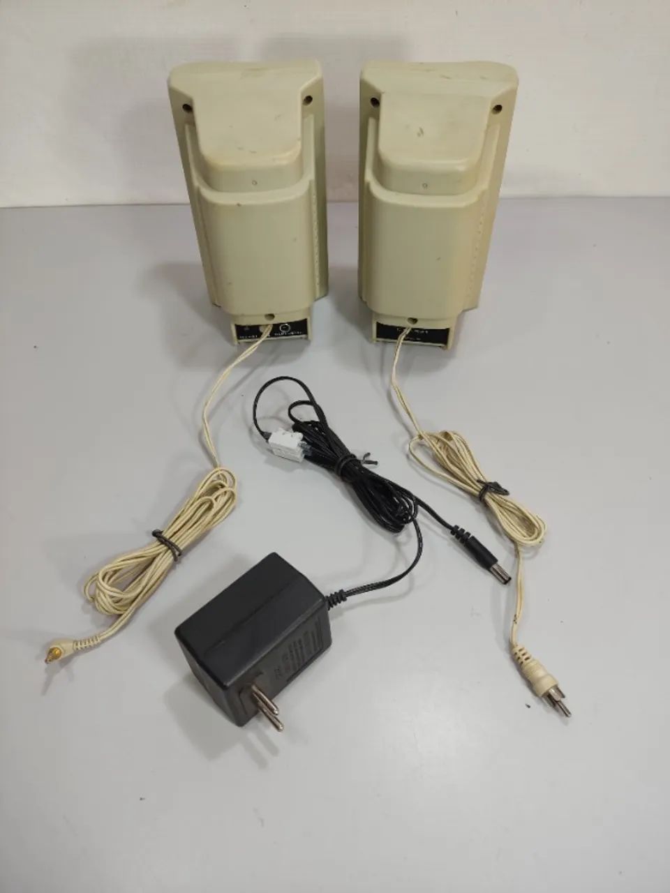 Par De Caixas Som Creative Cs120 Retro Pc Vintage Bdb Branco 127/220v (Usado) - Foto 6