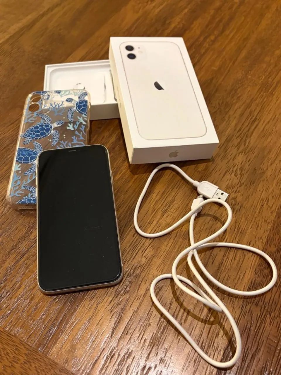 iPhone 11, 128GB, branco, com cabo USB-C - Foto 2