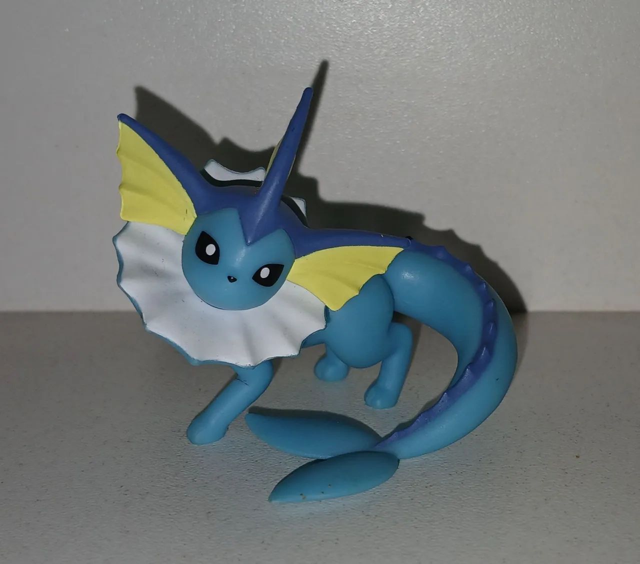 BONECO ACTION FIGURE MINIATURA POKEMON VAPOREON SCALE WORLD ORIGINAL