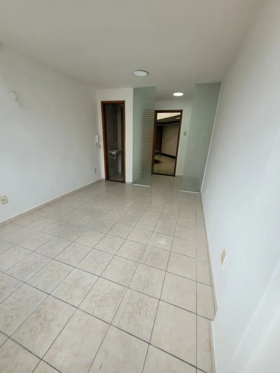 Sala com banheiro para locação, com 20 m², em Rocha Miranda - Rua dos Topázios - Foto 2