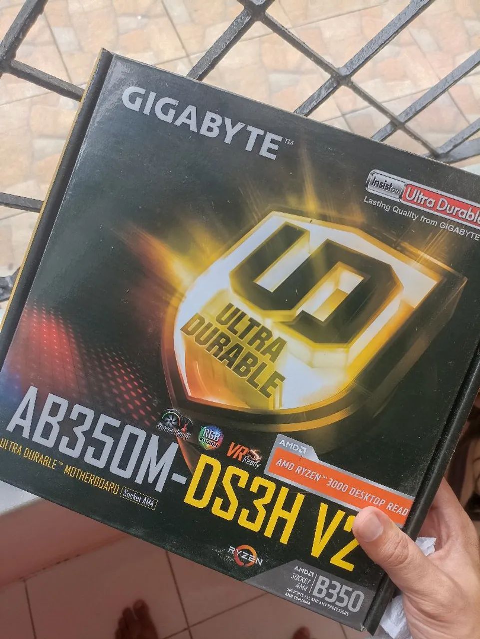 Placa mãe Gigabyte AB350M V2 AM4