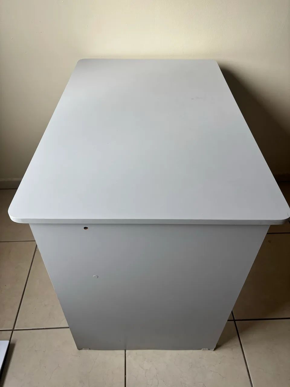 Mesa de Escritório/Estudo Branca Compacta - Ótimo Estado! - Foto 2
