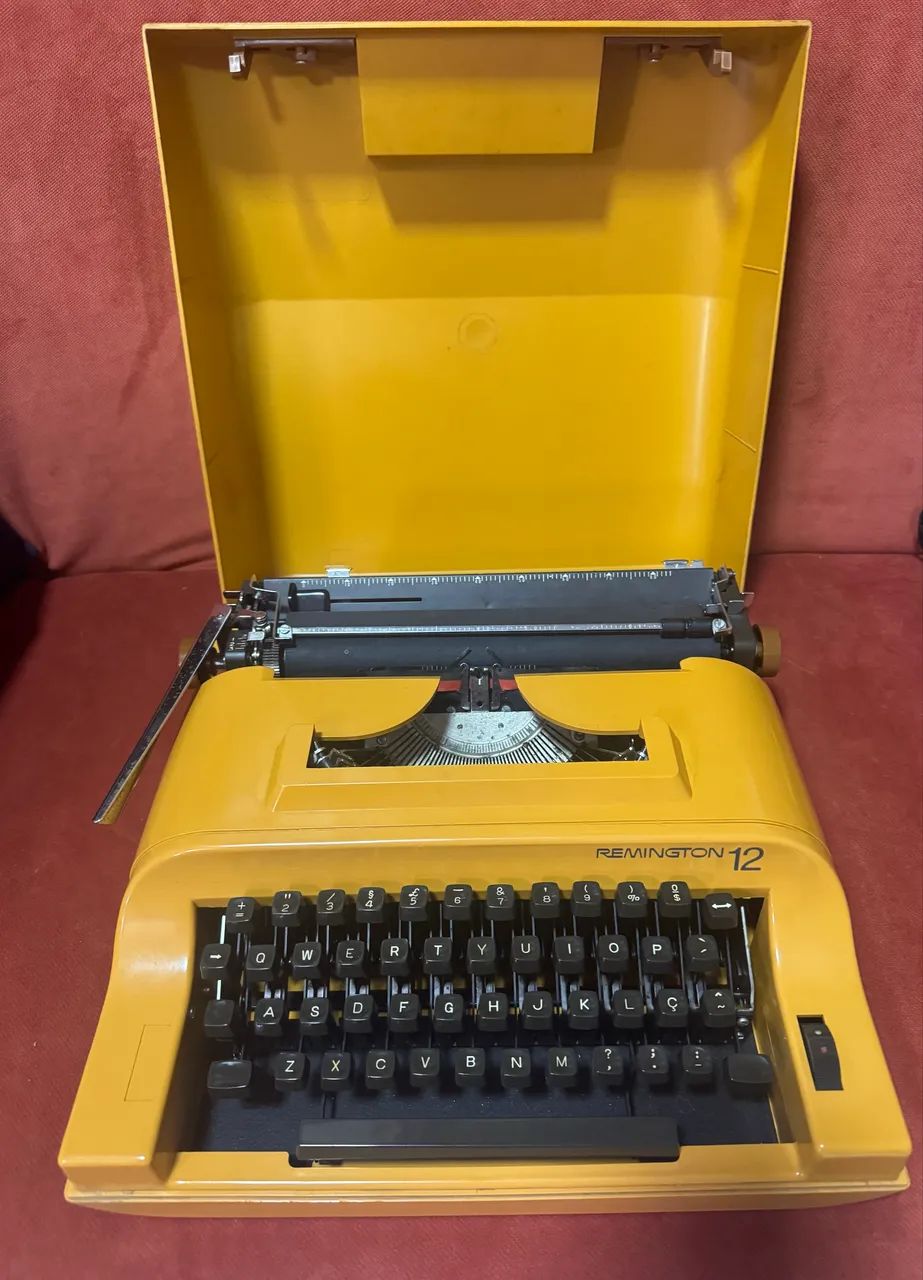 Máquina de datilografia Reminhton Sperry12 - Foto 4