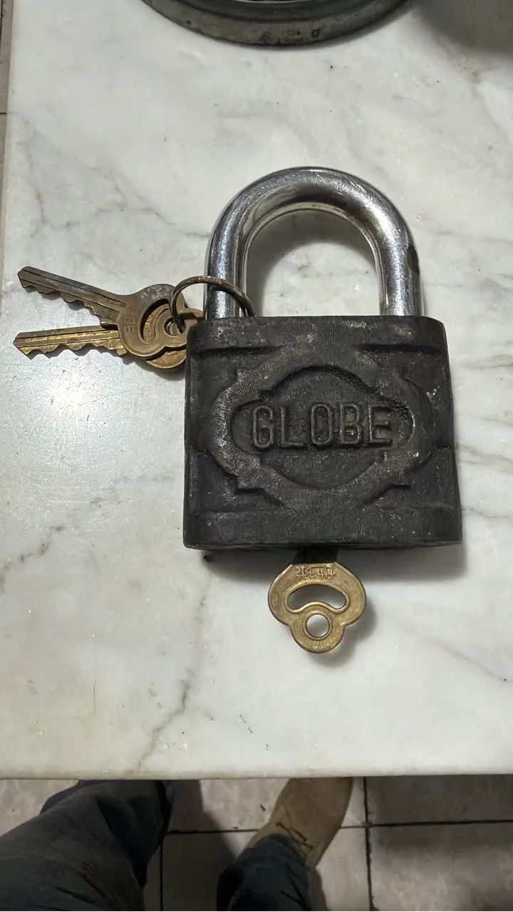 Cadeado Antigo Ferro Globe 