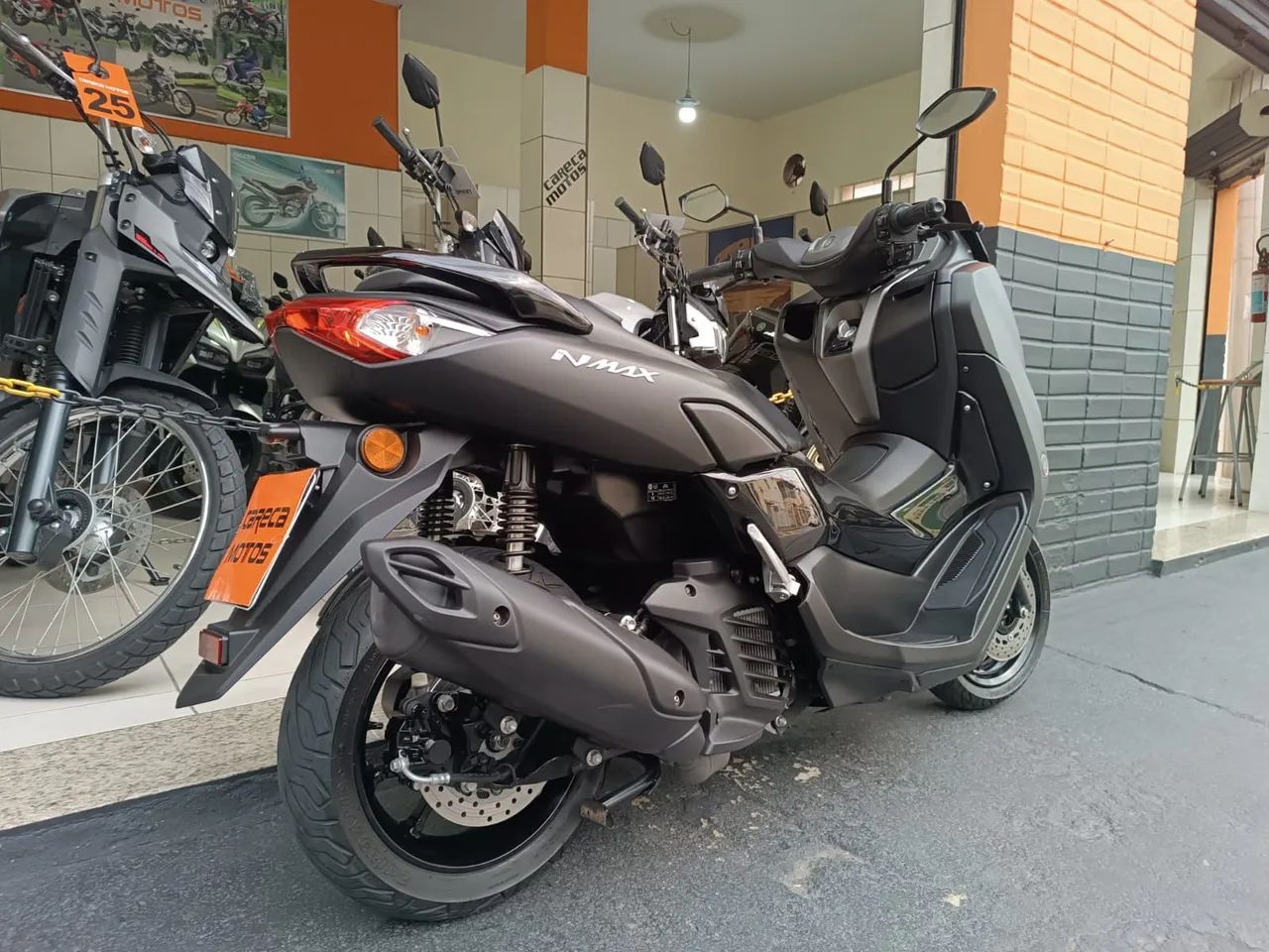 NMAX 160 2022 preta  - Foto 5