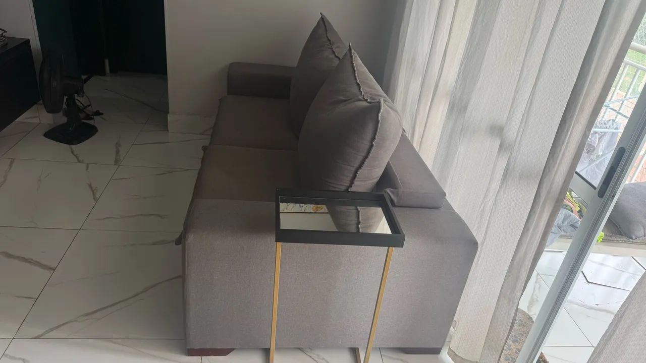 Sofá Linho Retrátil e Reclinável 2,10m + Mesinha lateral e 4 Almofadas - Foto 2
