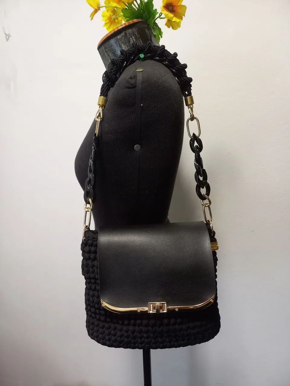 Bolsa preta em crochê