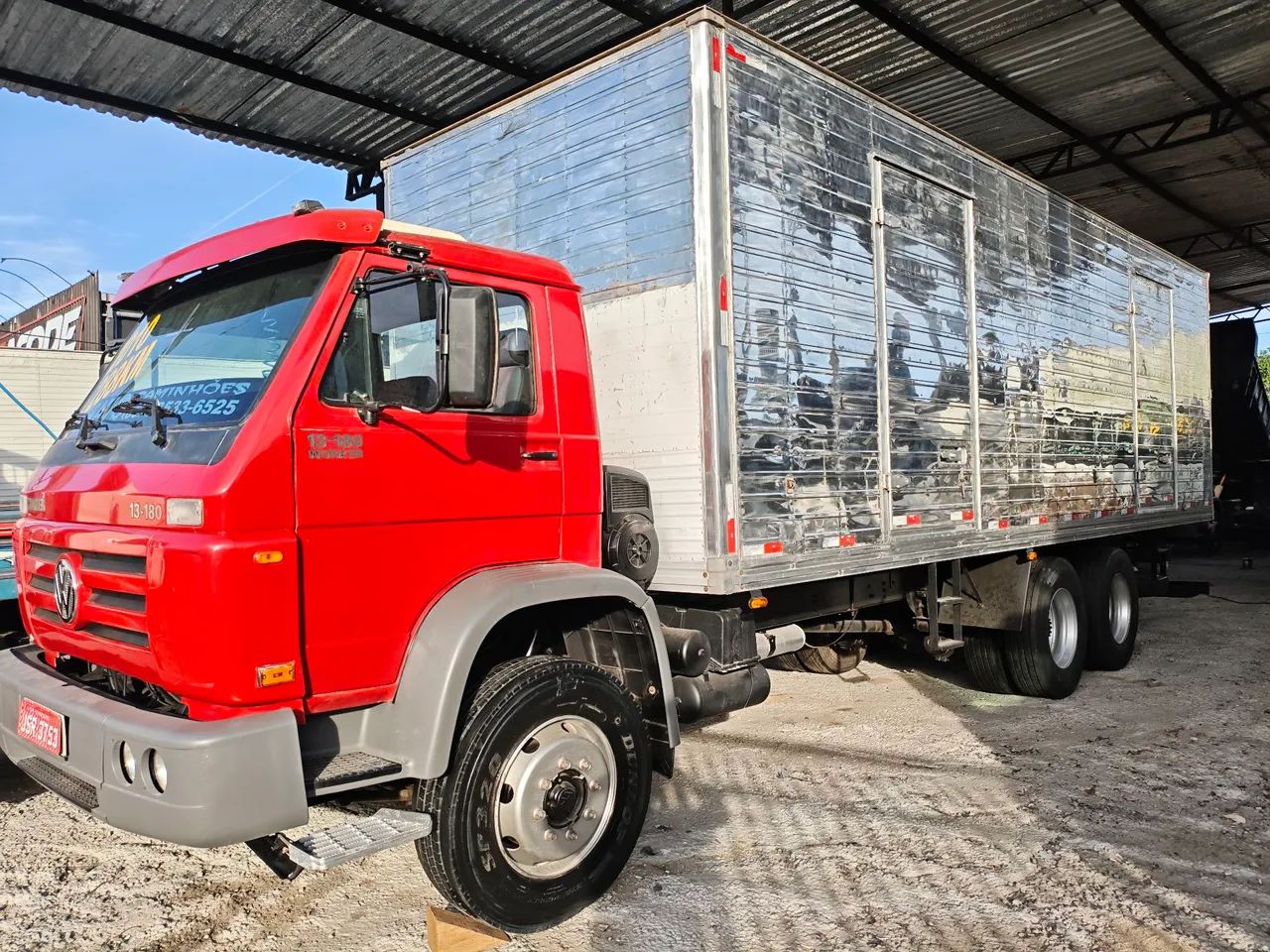 Volks 13180 2010 /  Truck Baú 8. Metros  - Foto 8