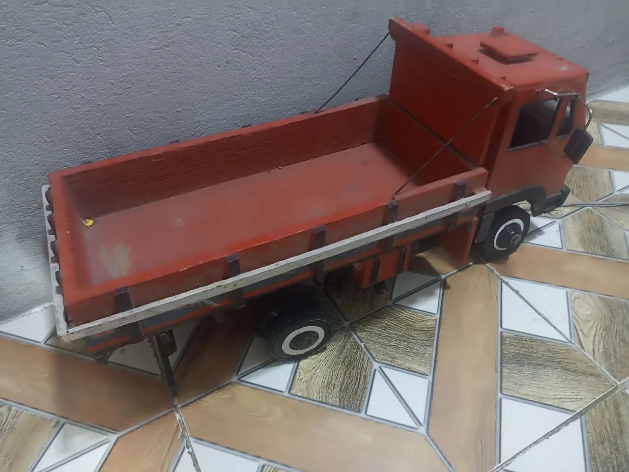 Brinquedo Caminhão de Madeira - tamanho médio