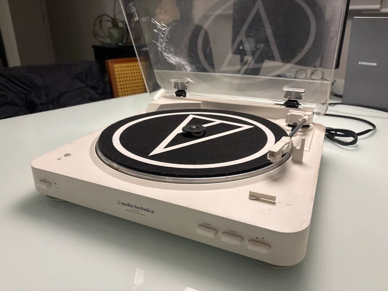 Toca discos Audio Technica Bluetooth - Foto 2