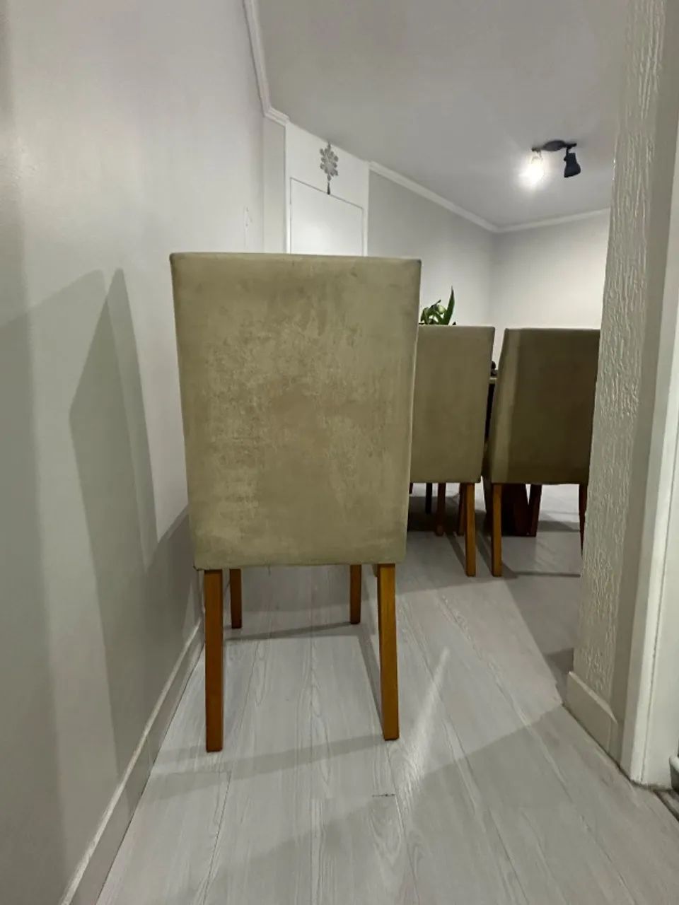 Mesa de Jantar com Seis Cadeiras - Foto 2