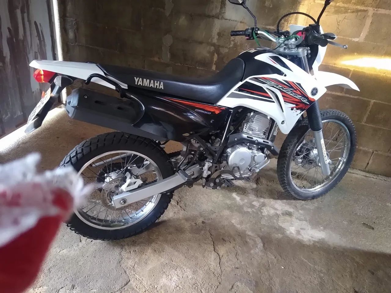 Vendo Lander 2016 extremamente conservada