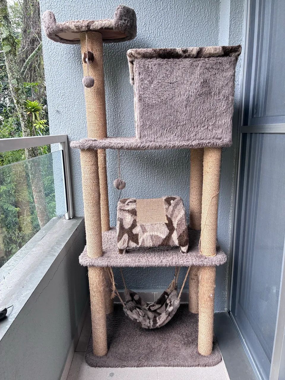 Arranhador de gato + brinquedos