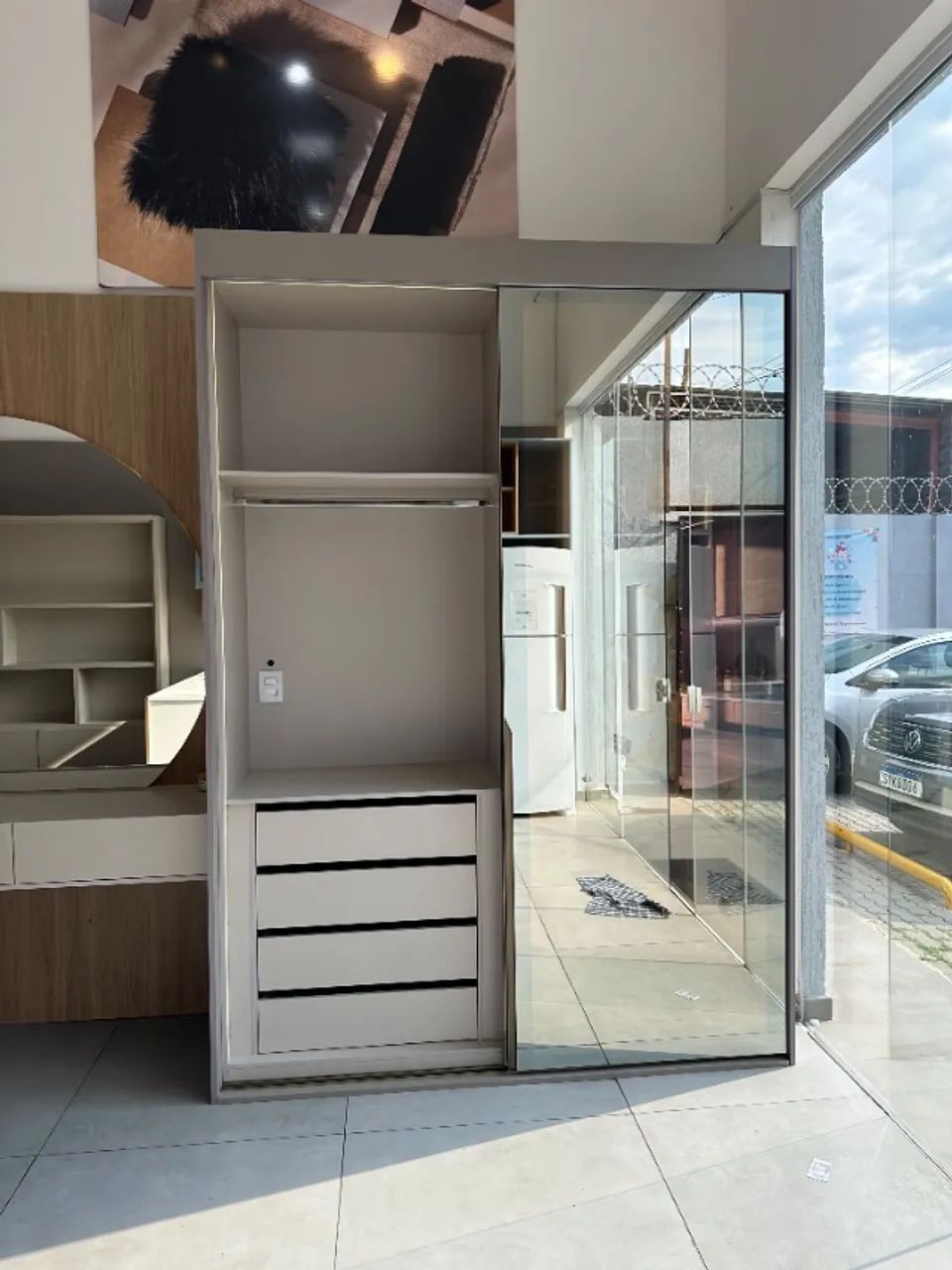 Guarda-roupa Planejado com Porta Reflecta bronze e LED - Foto 2