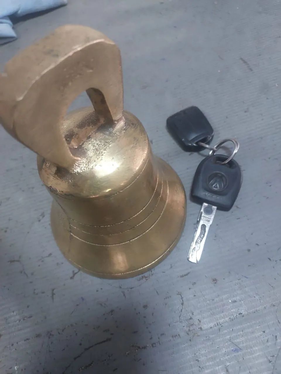 Sino de bronze  - Foto 2