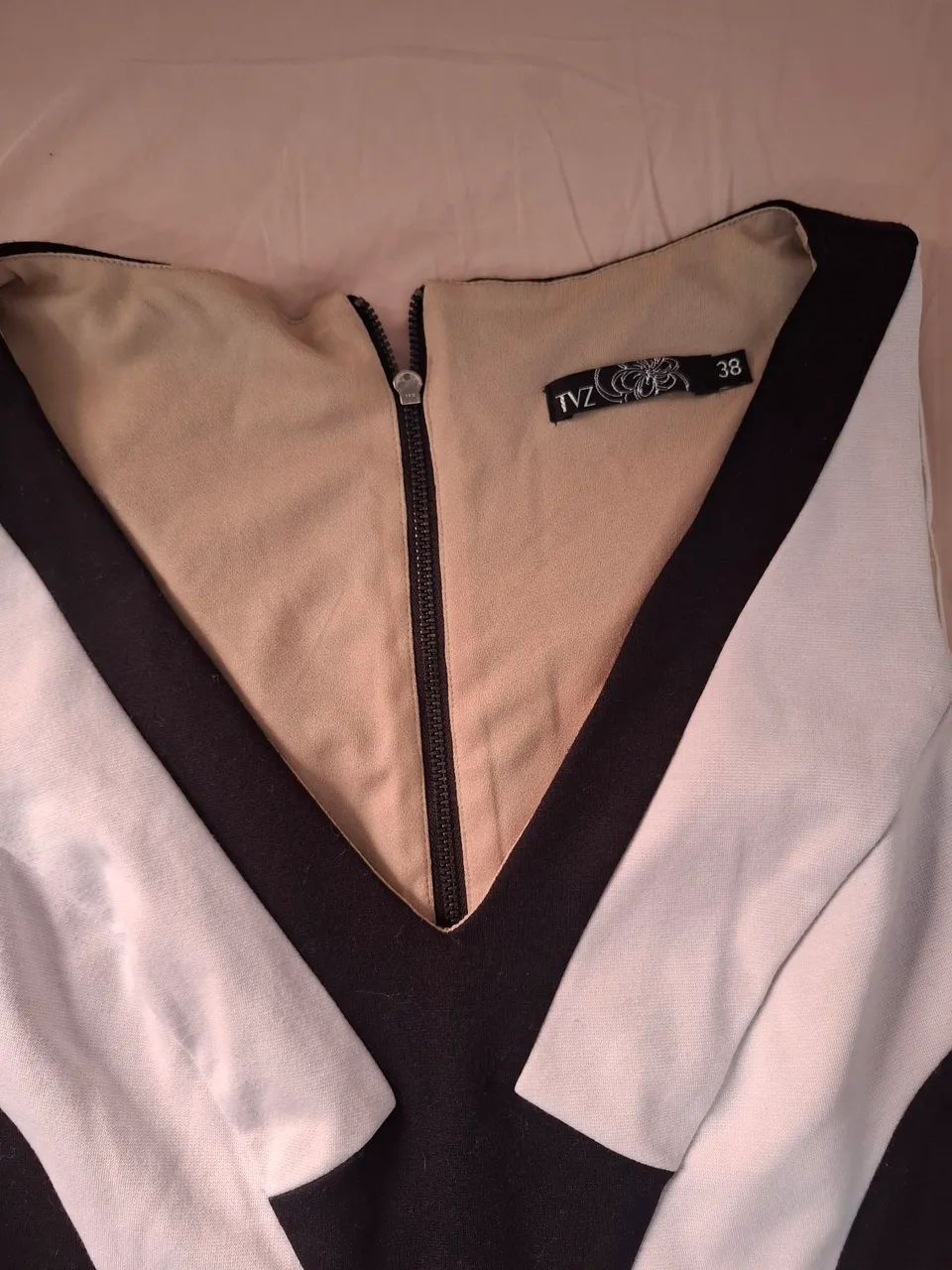 Vestido preto com branco midi  - Foto 4