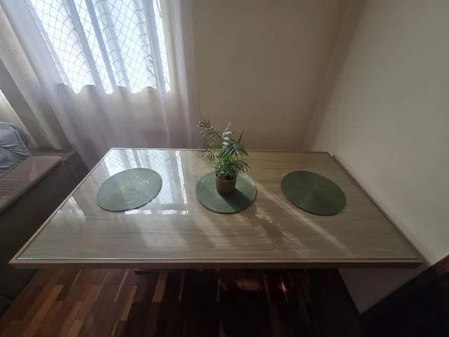 MESA DE JANTAR COM TAMPO DE VIDRO + 6 CADEIRAS ACOLCHOADAS - Foto 3