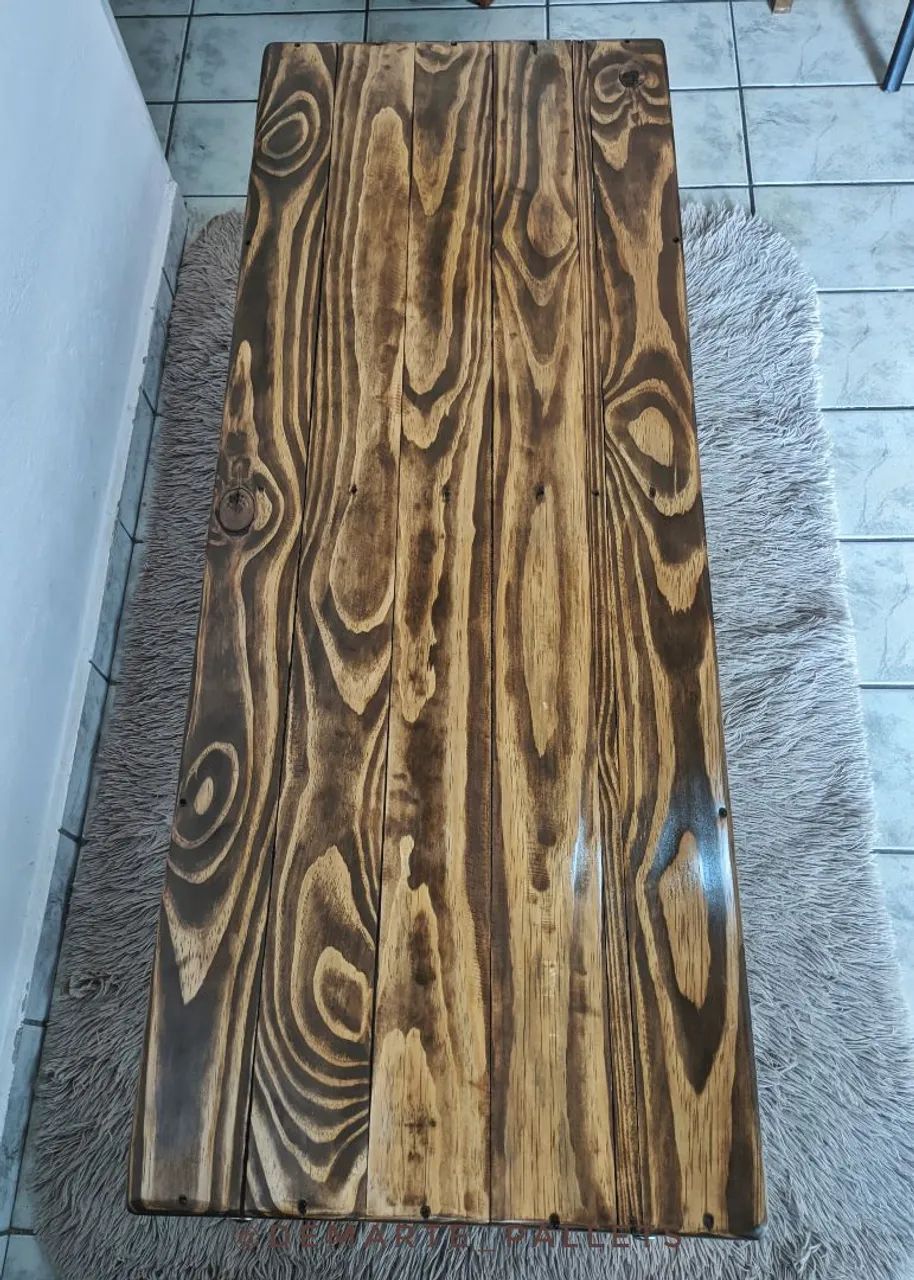 Mesa de madeira 
