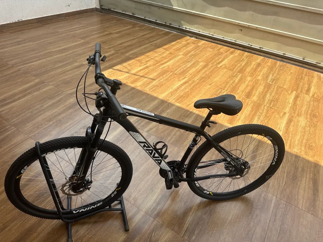 Bicicleta RAVA Pressure Aro 29 com Freio a Disco - Foto 2