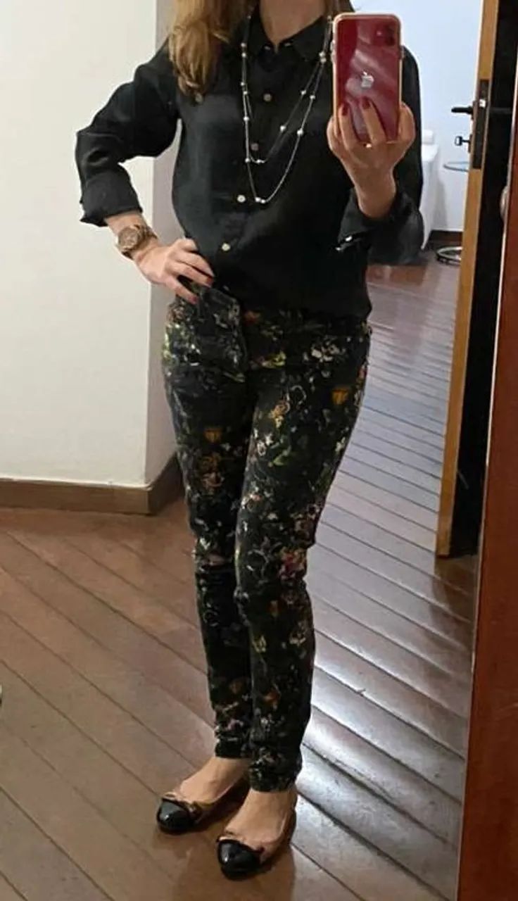 Calça Ellus preta floral  - Foto 2