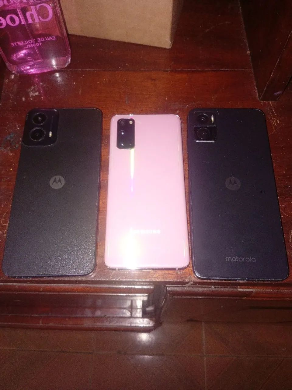 3 celulares pra concerto 