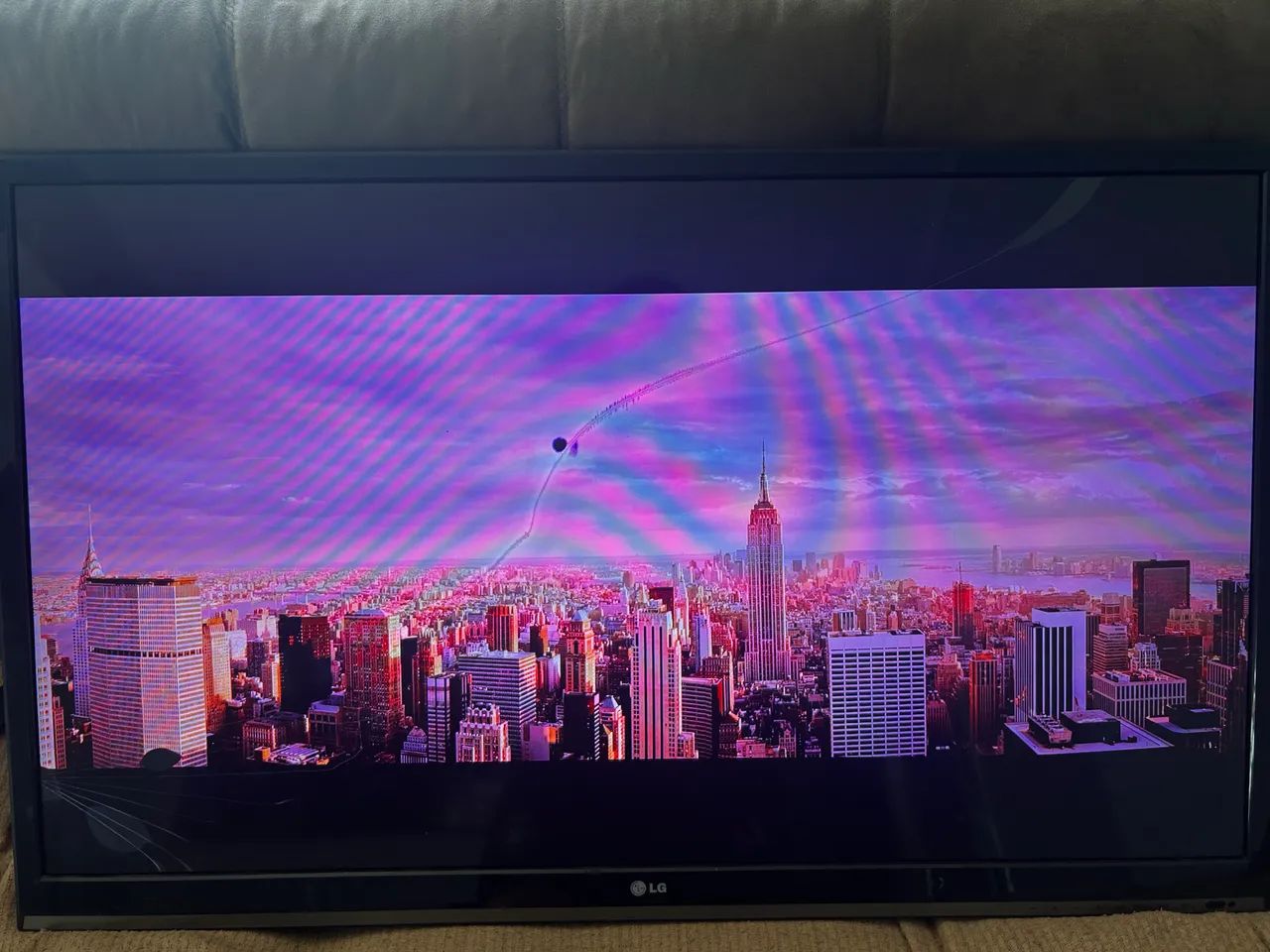 TV LG 42 polegadas smart 3D (detalhe)
