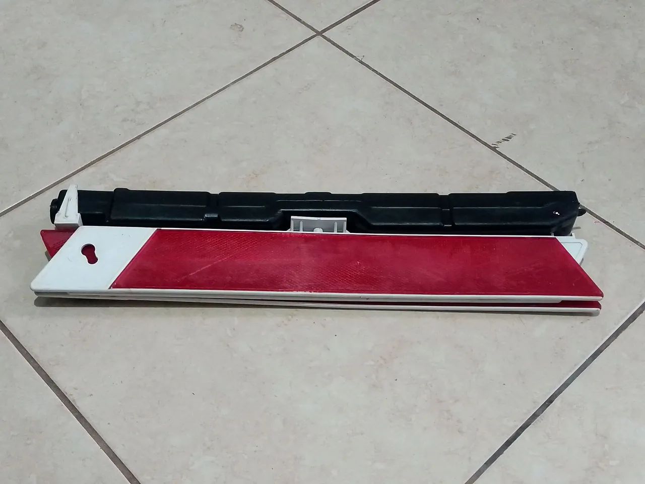 Triangulo refletivo para carro - Foto 2