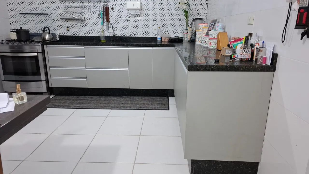 Balcão de cozinha planejado com granito  - Foto 2