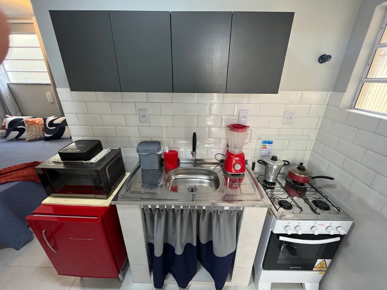 Alugo lindo studio mobiliado na Farolândia bem próximo a UNIT  - Foto 2