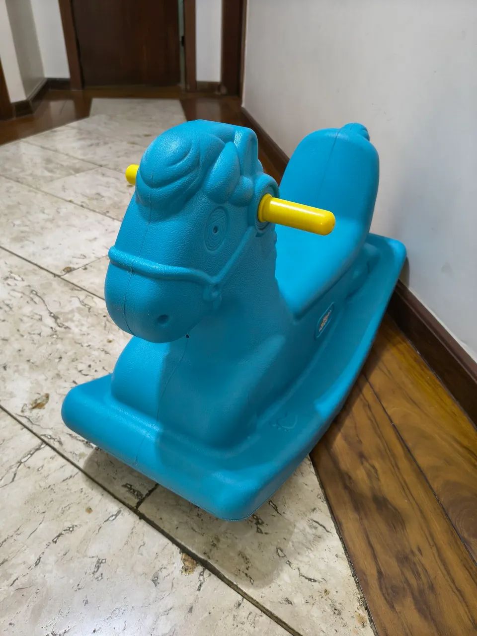 Gangorra infantil do cavalinho 