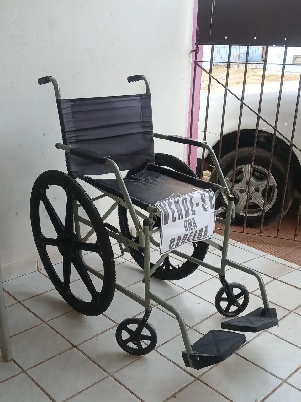 Cadeira de rodas seminova - Foto 2