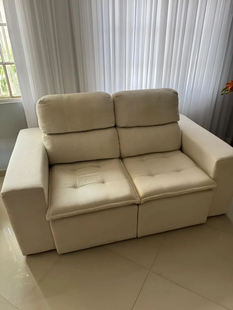 Sofá 2 lugares + poltrona (brinde) 