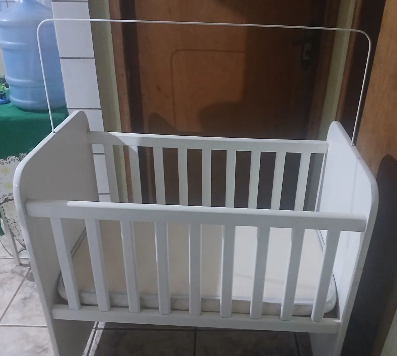 Mini berço seminovo já com colchão.  - Foto 3