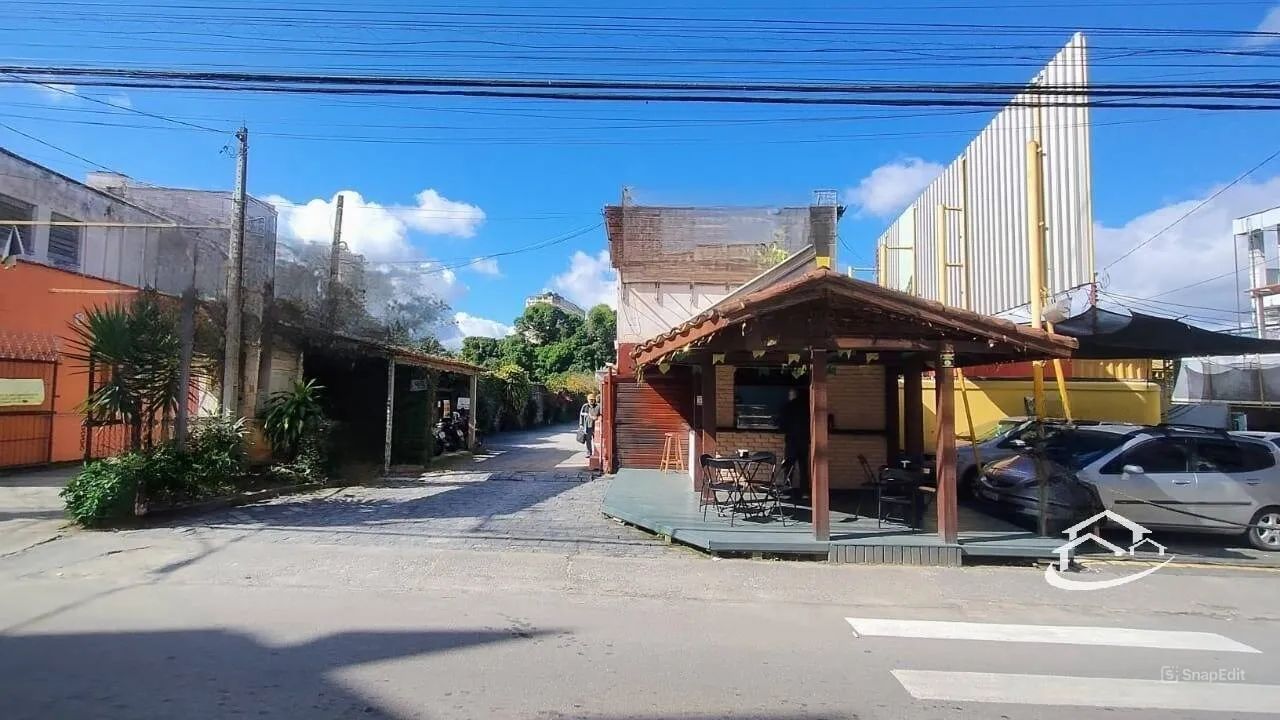 Ponto Comercial com Estacionamento no Centro de Guaratinguetá à Venda