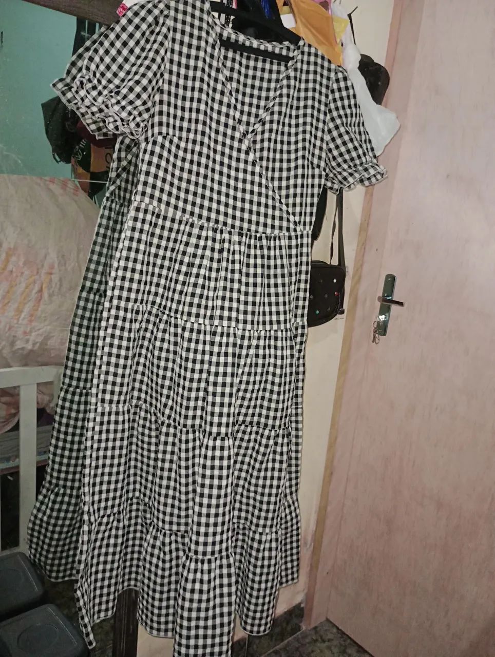 Roupas e sandálias  - Foto 5